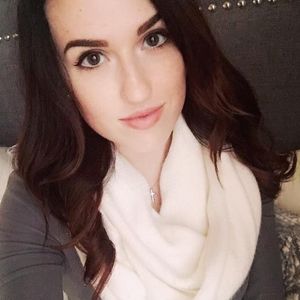 Meet your Posher, Olivia